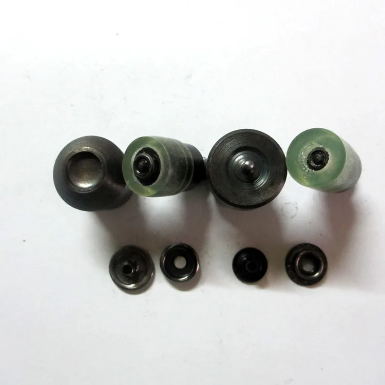 

A set of four-part installation tools for manual machines.