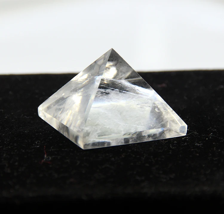 Белый кристально чистый кварц рок Выгравированный 30 мм Пирамида точечный столб резной камень чакра камни лечебные Рейки