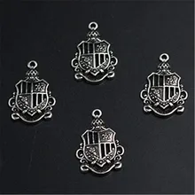 

WKOUD 10pcs Silver Plated hollow shield alloy pendant vintage necklace bracelet DIY handmade metal jewelry makings A1294