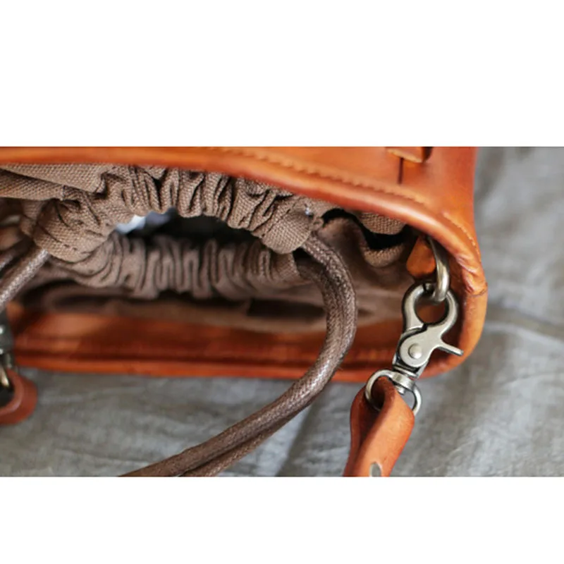 AETOO Vintage ethnic wind woven bag Sen small bucket bucket bag handmade leather wild women bag shoulder Messenger bag