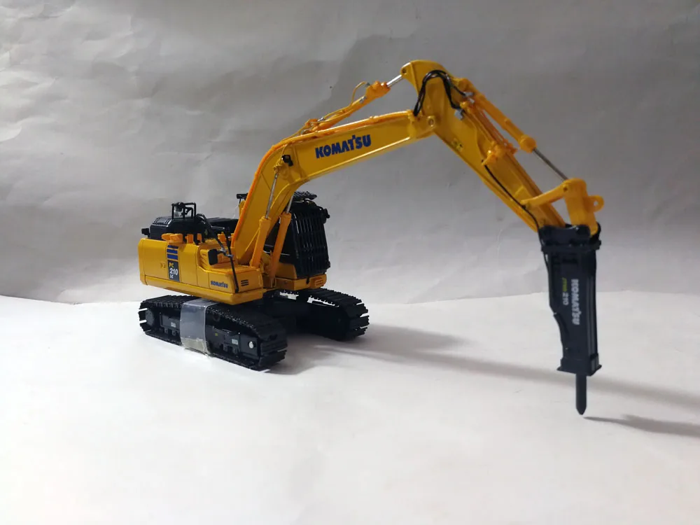 UH8140 1:50 Komatsu PC210LC-11 с молоток игрушка-сверло