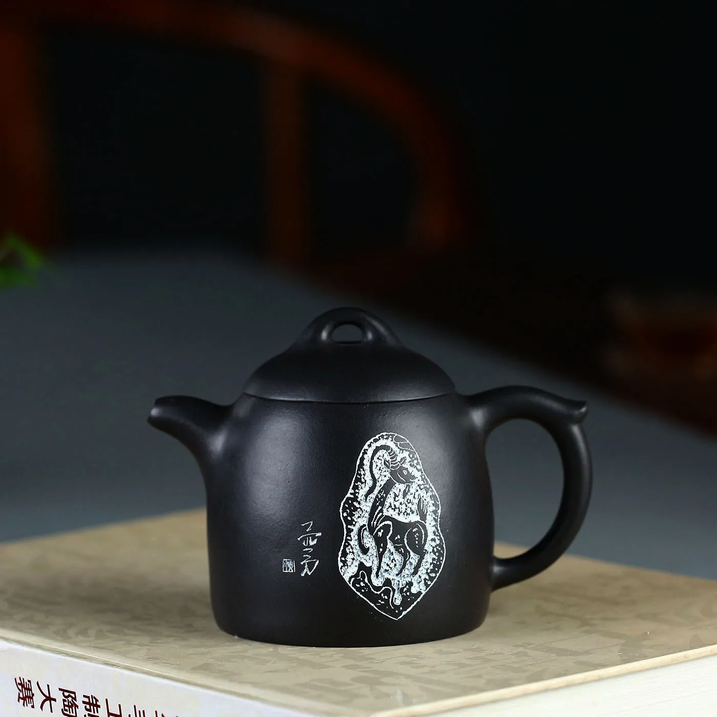 

Pottery Teapot Famous Manual Raw Ore Black Clay Kettle Kungfu Online Infusion Of Tea Kettle Tea Set To Work In An Office Gift