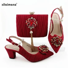 Красные модные дизайнерские босоножки; классические женские свадебные туфли и сумочка в африканском стиле; коллекция года; Украшенные стразами; вечерние туфли-лодочки