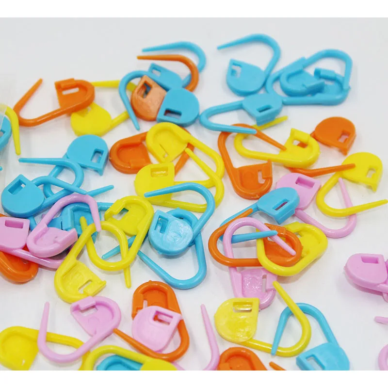 

HIGH quality Plastic Markers Holder Needle Clip Craft 50pcs Mix Mini Knitting Crochet Locking Stitch 50pcs