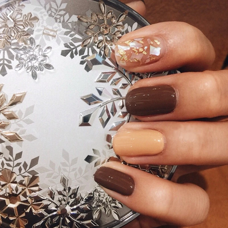 

24pcs Sweet Brown Coffee Glitter Fake Nails Marble Fake Nail Full Cover Short Round Nail Oval Acrylic False Nails With Glue