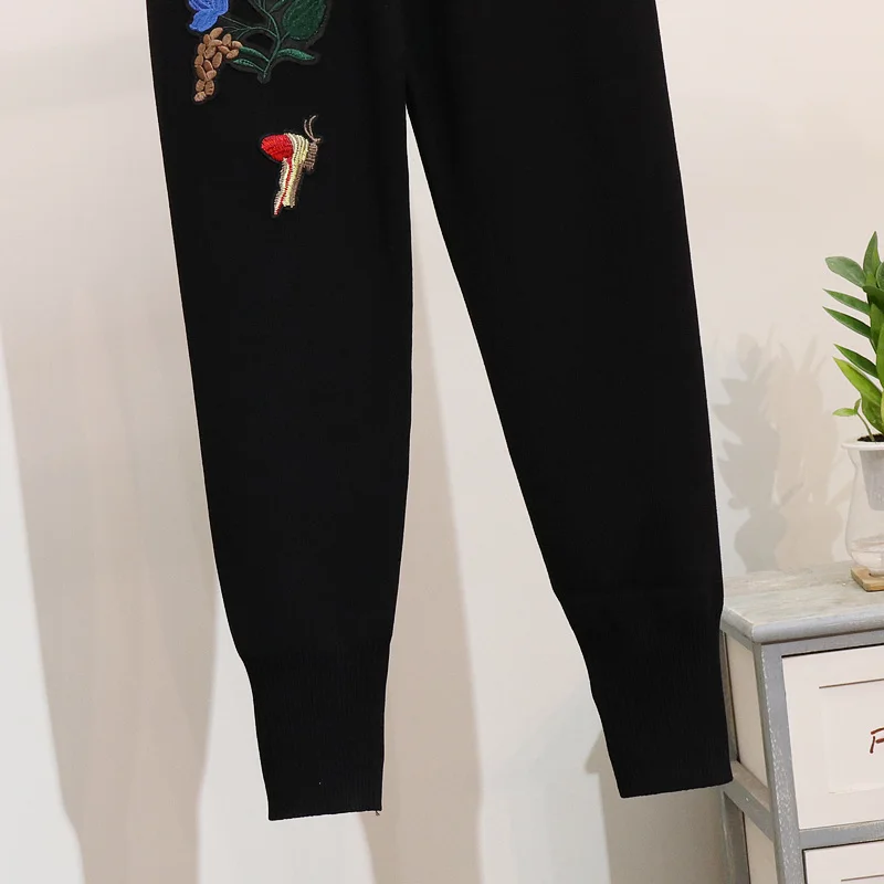 Бабочка в европейском стиле, свитер с цветочной вышивкой+ повседневные штаны, комплект из двух предметов, шикарные женские осенне-зимние вязаные штаны, D855