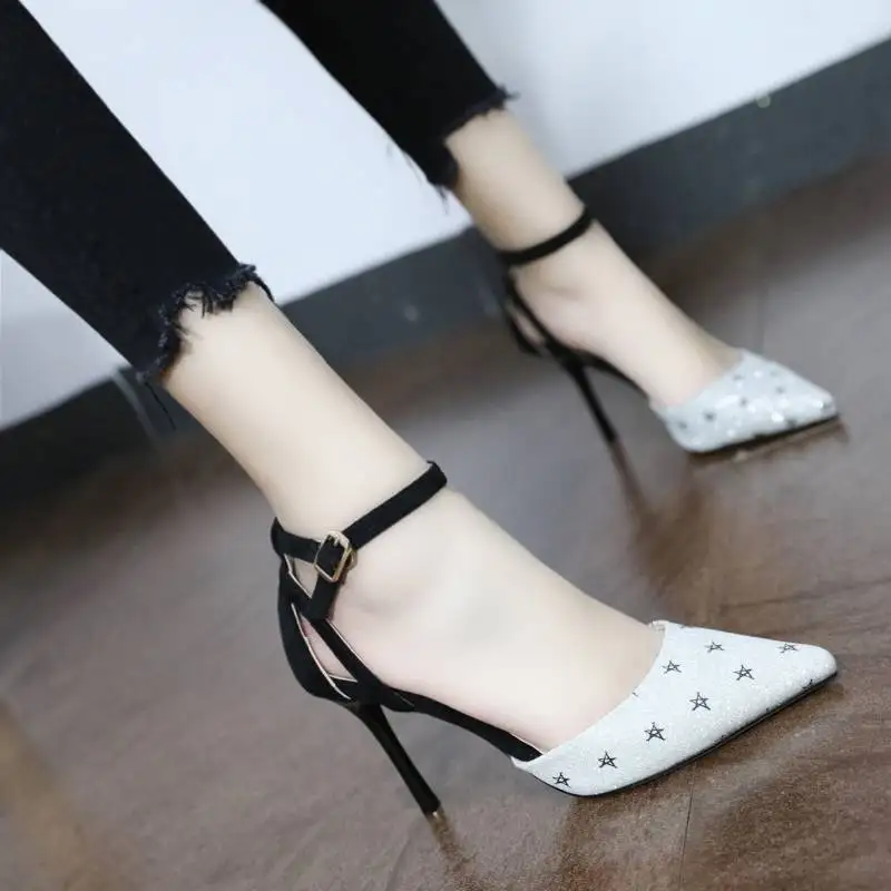

Superfine and high-heeled shoes with a buckled pointed girl single shoes female sense hollow shallow shoes 2019 spring new