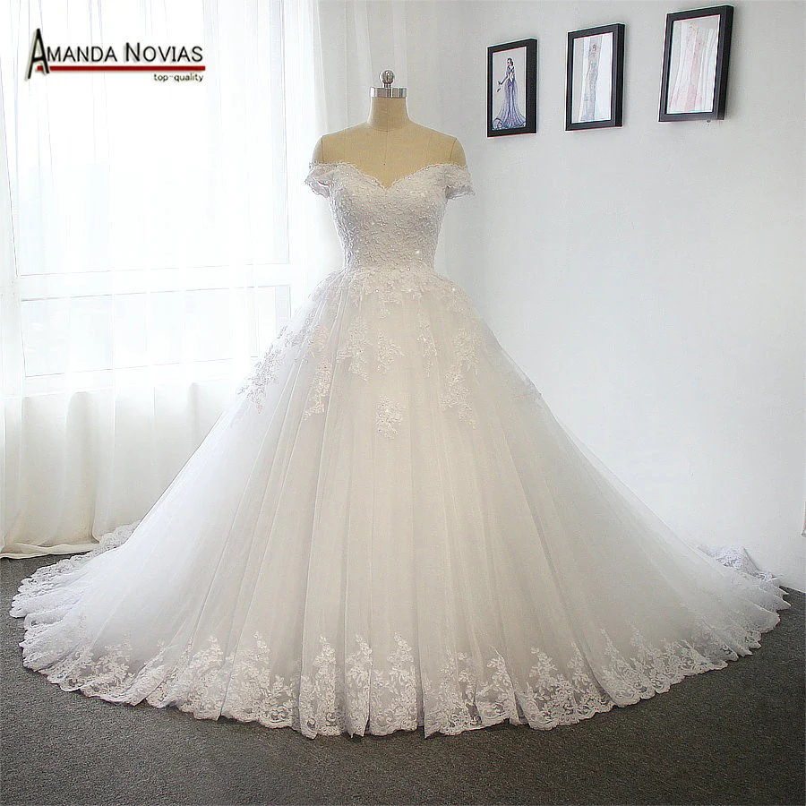 

New Model 2019 Off the Shoulder Sleeves Wedding Dress With Long Train 100% Real Photos