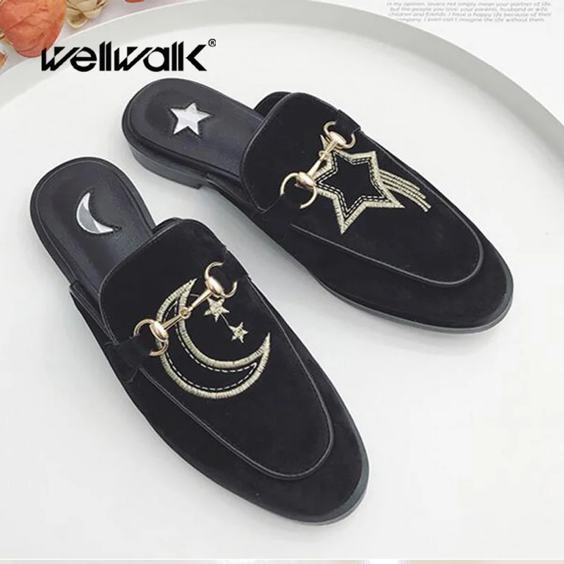 

2018 Women's Slippers Lady Mules Fashion Pointed Toe Suede Embroidery Flat Mules Moon Star Slides Casual shoes Women Slipper