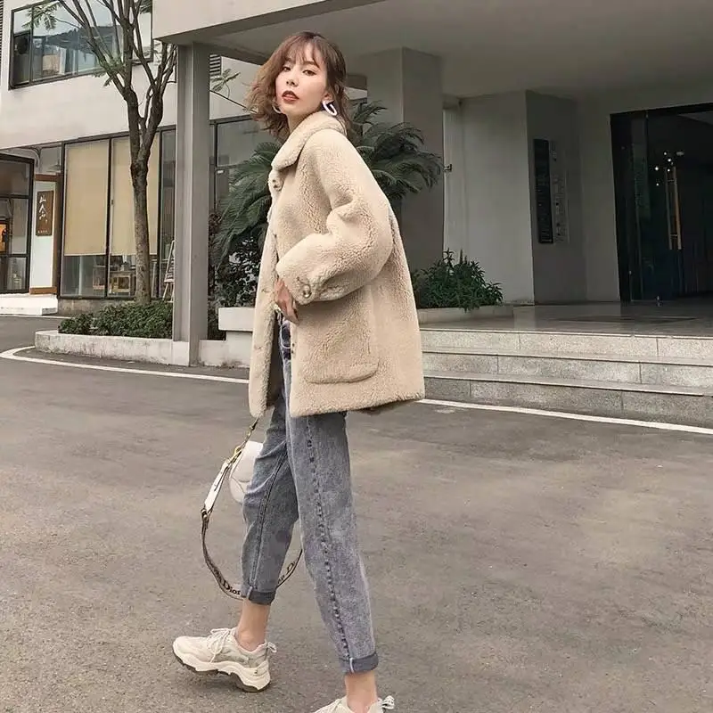 

New Winter Women Natural Sheep Shearing Fur Coat Female Thick Warm Real Fur Jacket Oversize Windbreak Wool Overcoat Abrigos M70