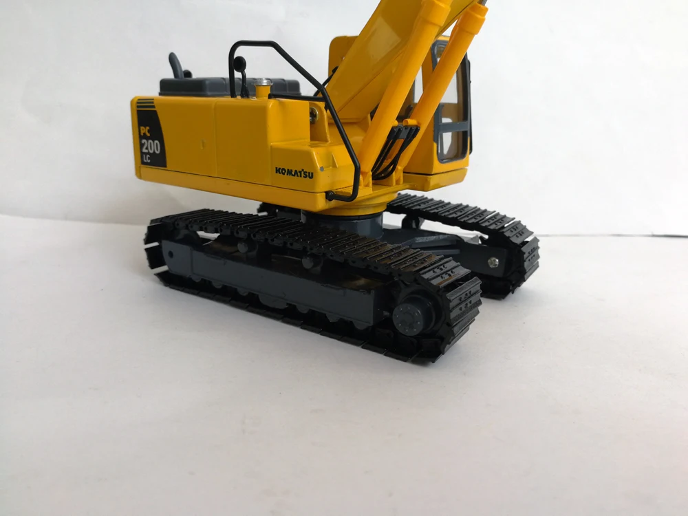 PC200-1 (4)