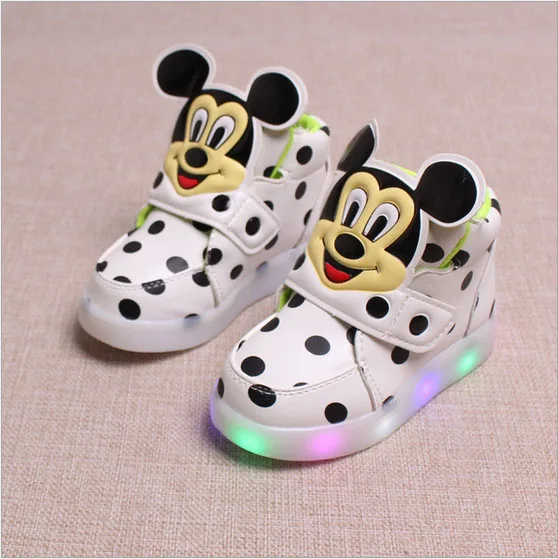 

2018 Spring New Children Leisure Led GIRLS Luminescent Sports Baby Luminous SHOES Boys Glowing Kids Sneakers Lights