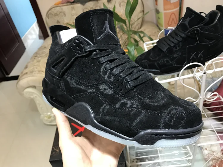 

New Original Jordan 4 RETRO sneakers man shoes basketball shoes Sport AJ4 kaws black graffiti joint name 930155-032