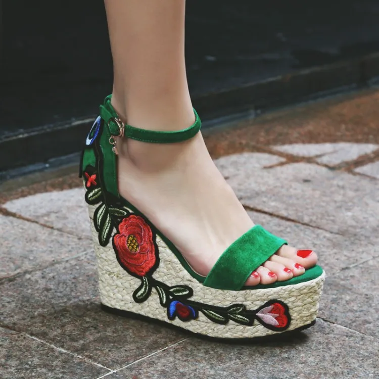 

Fashion Women Sandals Summer Wedges Women's Sandals embroidery Platform Small floral Flip Flops open toe high-heeled Women shoe