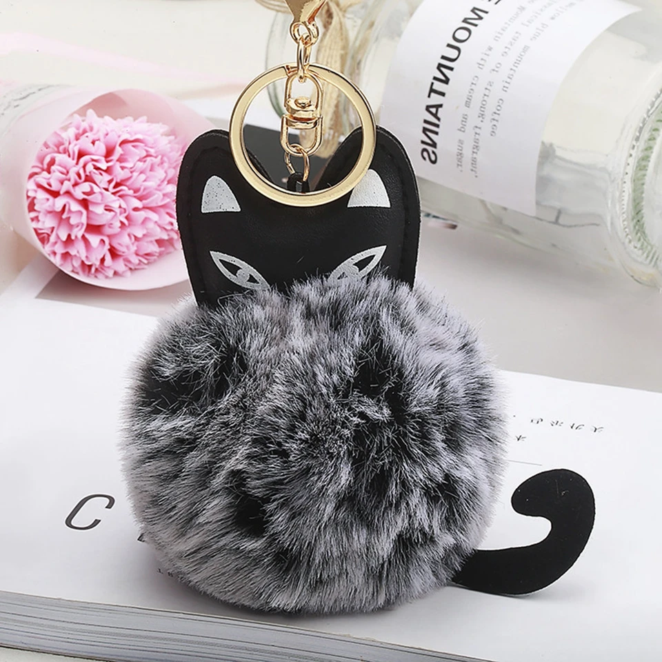 pompom keychain (1)