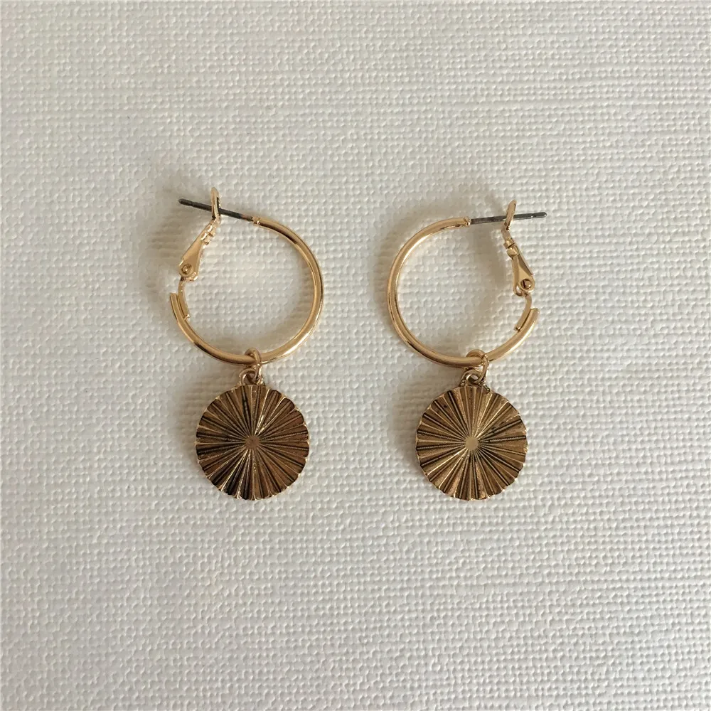 

CASUAL WOMEN EARRING GOLD COLOR PLATING ROUND DISC PENDANT HOOP EARRING FOR WOMEN GIRL