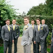 Индивидуальный заказ, стиль, смокинги для жениха, мужской костюм, светло-серый или темно-серый Жених, мужские свадебные/выпускные костюмы(пиджак+ брюки+ галстук+ жилет