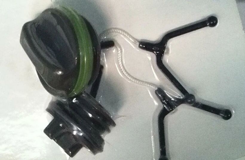 4-41 fuel & oil cap