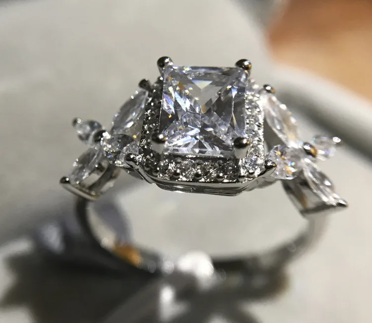 Горячие продажи Леди Модные Цветочные Ювелирные Изделия кольца 2ct 5А циркон
