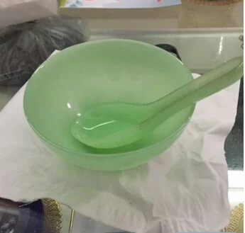 

Natural green jade spoon / bowl