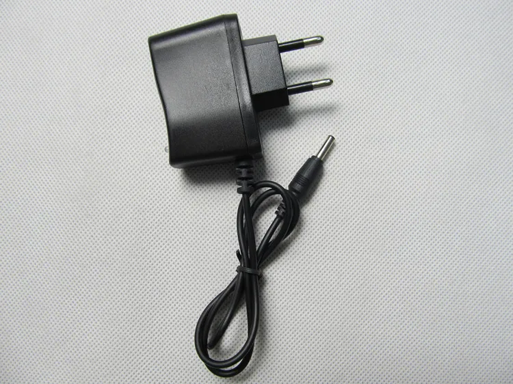 

Free shopping 4.2 V 0.5 A 18650 lithium polymer battery charger DC:5.5*2.1mm EURO / US regulatory plug