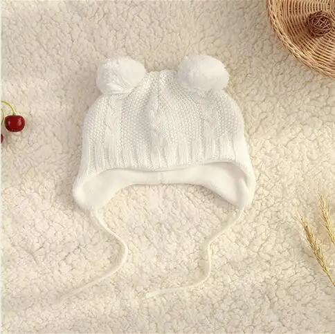 Хлопковая детская шапка для новорожденных, бархатная теплая зимняя шапочка для маленьких мальчиков и девочек, детская шапка с шариковыми ушками, шапка для малышей - Цвет: white