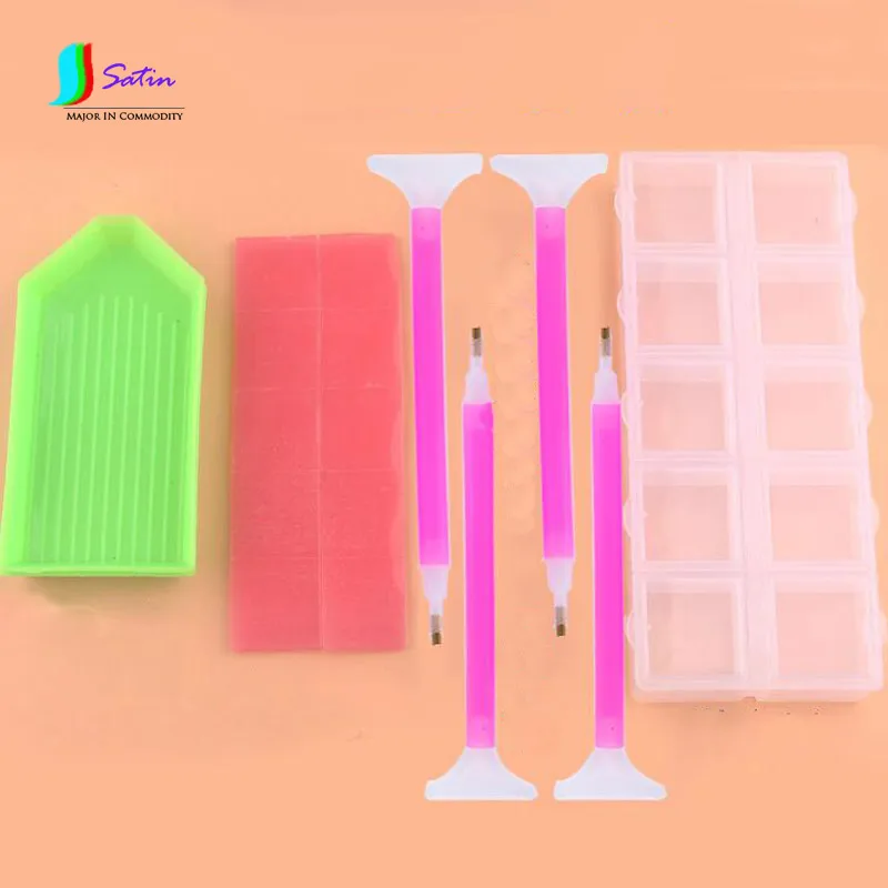 

Diamond Painting Cross Stitch Tool Material Set,3PCS Plates+4PCS Multifunctional Efficient Tool Pens+10PCS Clay+1PC Box S0019L
