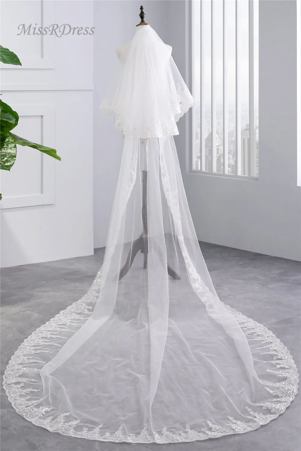 

MissRDress 3m Long Bridal Veils White Tulle Sequins Wedding Veils With Comb Lace Edge Veils For Bride Wedding Accessories JKm36