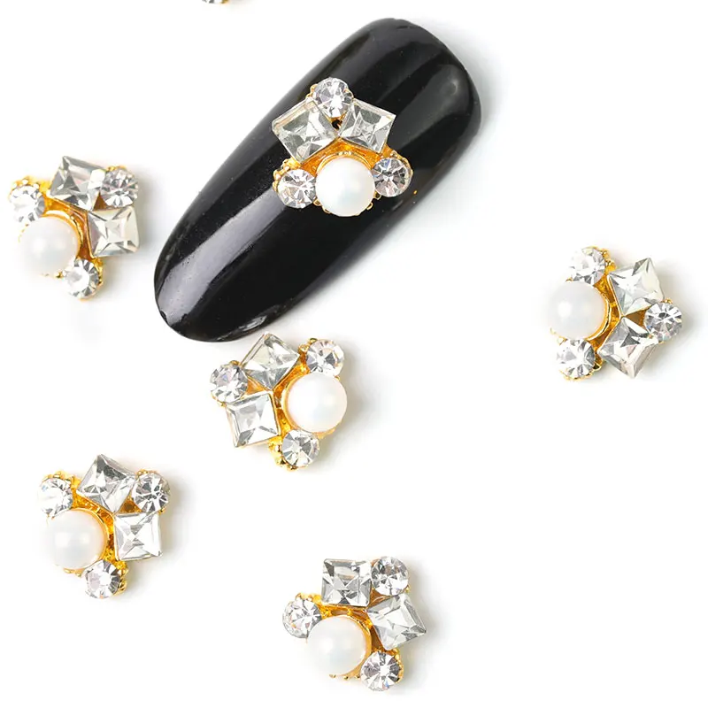

2018 new 10 pieces crystal bright pearl nail rhinestone alloy Nail Art decorations glitter DIY 3D CJE nail jewelry pendant