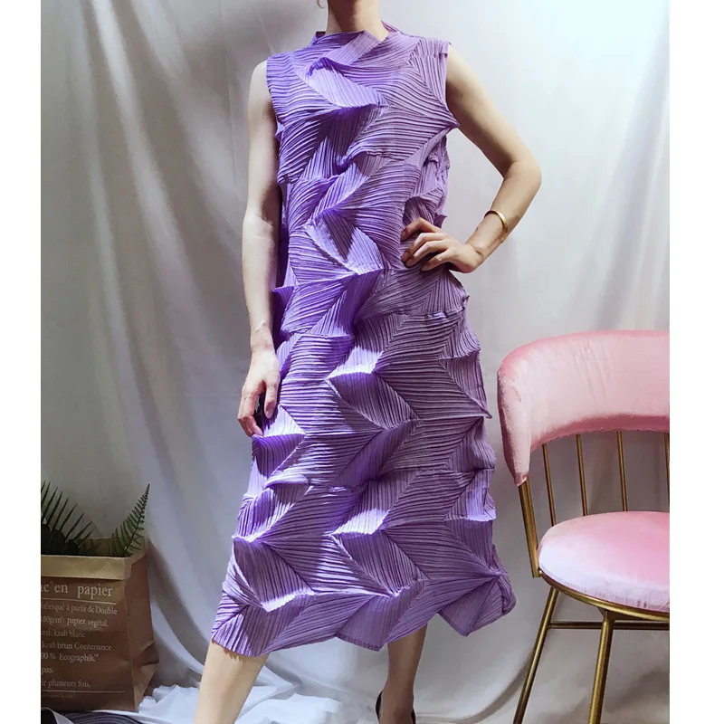 

Summer Miyake pleated sleeveless dress European fashion diamond pleat design loose large size dress free shipping