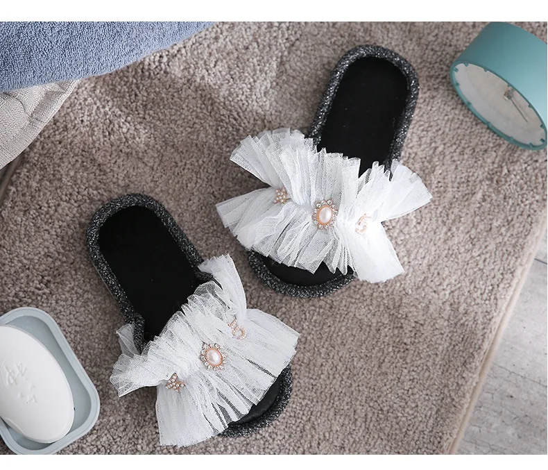 Тапочки для мамы и ребенка; кружевные стразы; домашние тапочки принцессы для девочек; Милая Нескользящая Удобная изящная Детская домашняя обувь