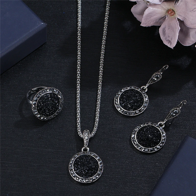 amazing price Vintage Gem Jewelry Set Fashion Women Jewelry Set Antique Silver Broken Stone Round Stone Pendant Necklace Sets