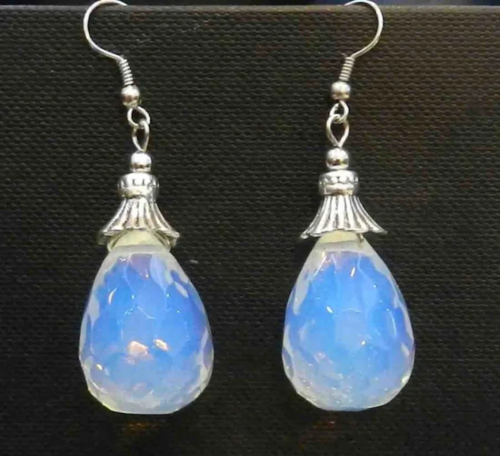 

Free Shipping >> New hot Pair of 12x16mm White Moonstone Teardrop Beads Earring
