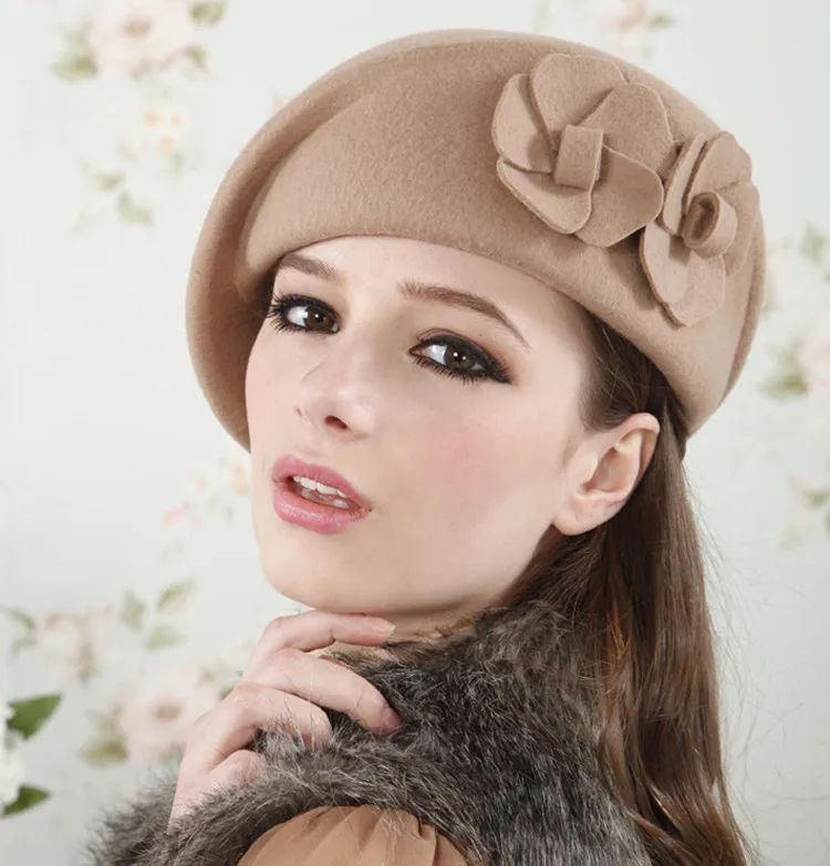

2019 Fashion Women Flowers Cashmere Berets Female Bonnet Caps Winter women's hats High quality wool Beret Lady Painter Hats Lady