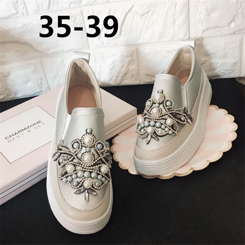

Outdoor soft bottom breathable new Le Fu wild one pedal lazy leather face small white female casual thick sole shoes