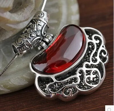 

S925 sterling silver Thai silver pendants sterling silver garnet / opal necklace pendant retro female clavicle pendant