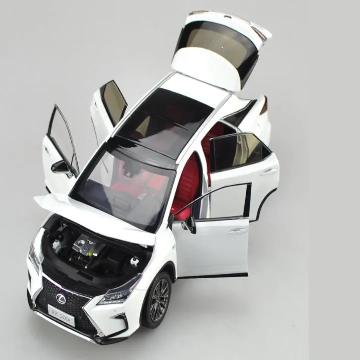 Модель внедорожника Lexus RX200T 1:18 в оригинальной упаковке модель из сплава