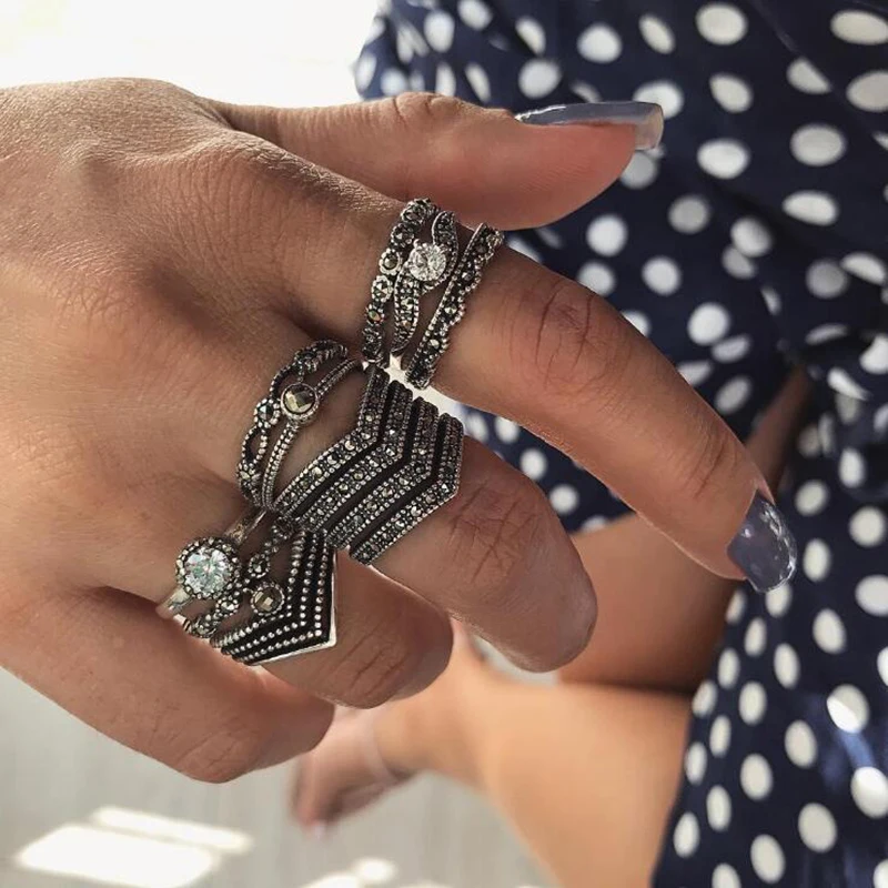 

Tocona 12pcs/set Vintage Silver Antique Stacking Ring Crystal Minialist Knuckle Midi Rings Hollow Combined Joint Rings 6150