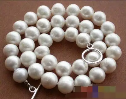 

3669 WHITE ROUND FRESHWATER PEARL NECKLACE