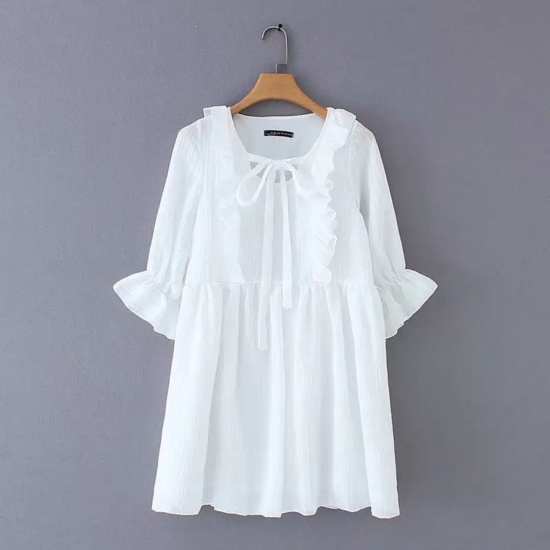Летнее платье с квадратным галстуком и пятью рукавами