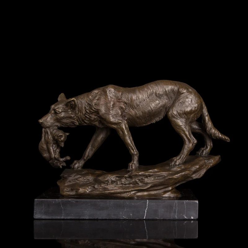 

Arts Crafts Copper Bronze statue Hungry Wolf hunt with prey sculptures animals bronze sculpture home and hotel decoration