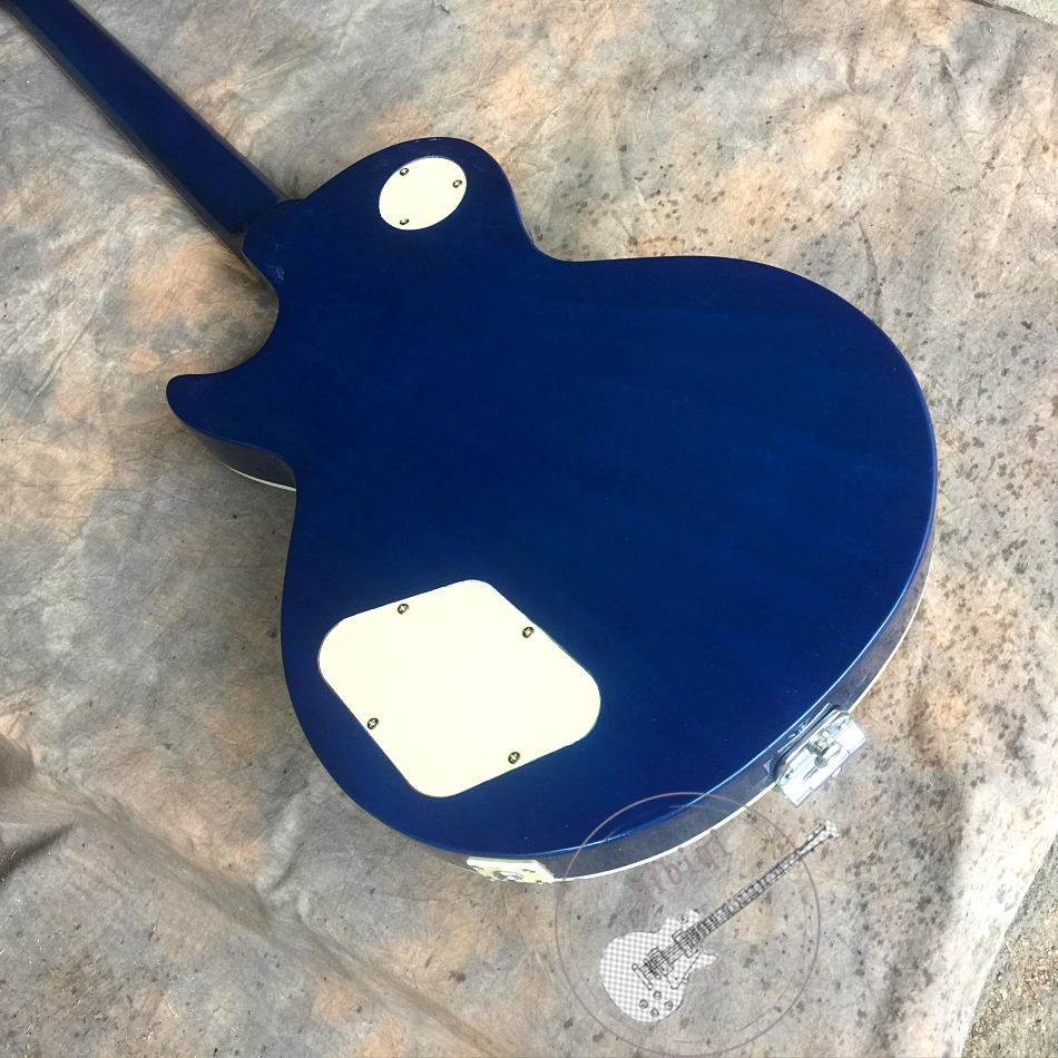 Free shipping, jazz electric guitar, blue transparent corrugated body, white hardware, color and logo can be customized! 