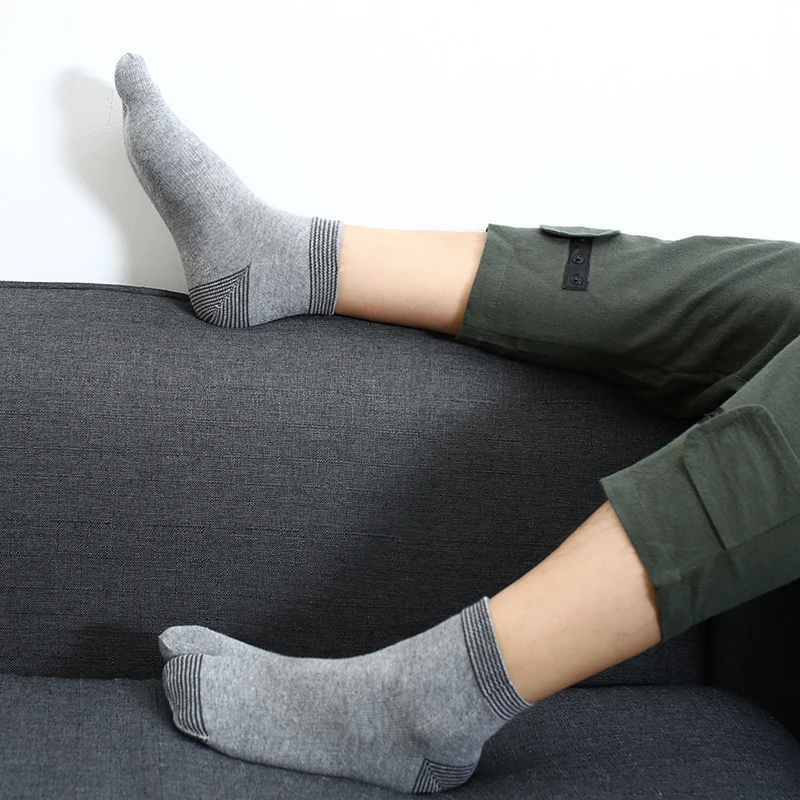 Мужские осенне-зимние модели носков без пятки японские носки с двумя пальцами студенческие модные теплые и удобные носки