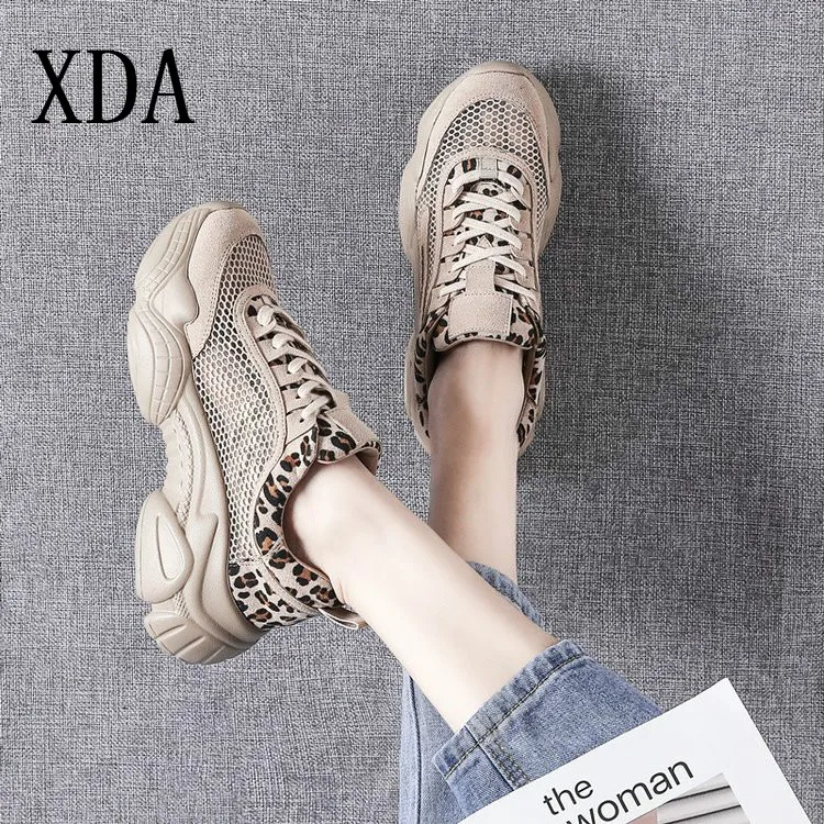 

XDA 2019 Breathable Hollow Lace-Up Leopard Women Sneakers Tenis Plataforma Women Casual Shoes Summer fashion women shoes D353