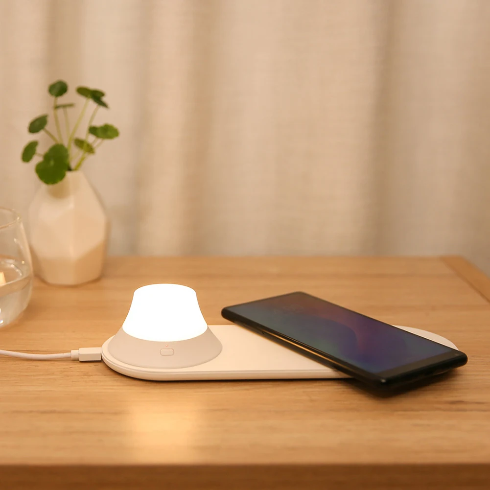 

Yeelight Magnetic Attraction Fast Charging Wireless Charger with LED Night Light For iPhones Samsung Huawei Xiaomi H30