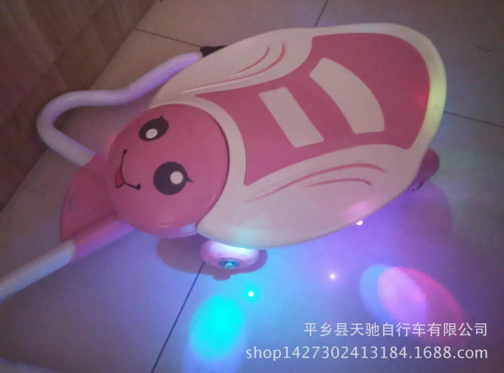 

Free Shipping Small Bee Insect Crooked Swing Shill-Car Four Wheel Light Music PU Wheel Ride On Skateboard Breaststroke