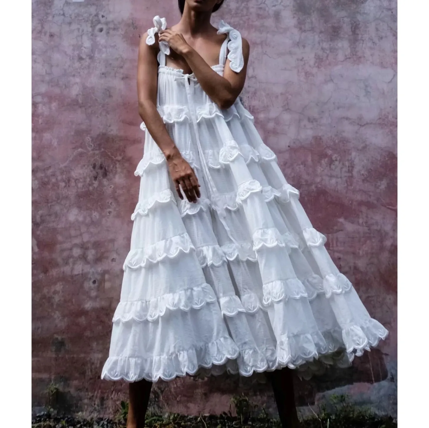 

2019 Summer Women Beach Dress Lace Patchwork Swing Ruffled Dress Spaghetti Straps Backless Cake Dress