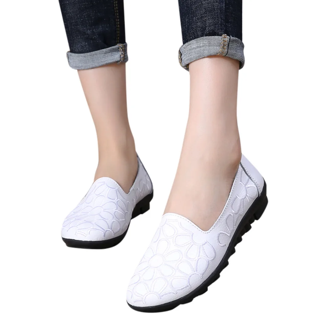 Г. Женские насосы для дождевых стоков, новая модная весенне-летняя рабочая обувь Лоферы без шнуровки с вышивкой мягкая водонепроницаемая обувь на низком каблуке для отдыха - Цвет: Белый