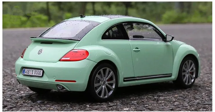 1:18 передовая игрушка из сплава, 2013 Volkswagen Новая коллекция Beetle Модель литья под давлением металлическая модель игрушечного автомобиля