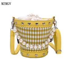Fashion women's high quality pu handbag 2019 new pearl chain Messenger bag summer bucket bag women's beach bag faux pearl detail pu bucket bag